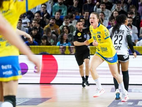 Une joueuse de Handball